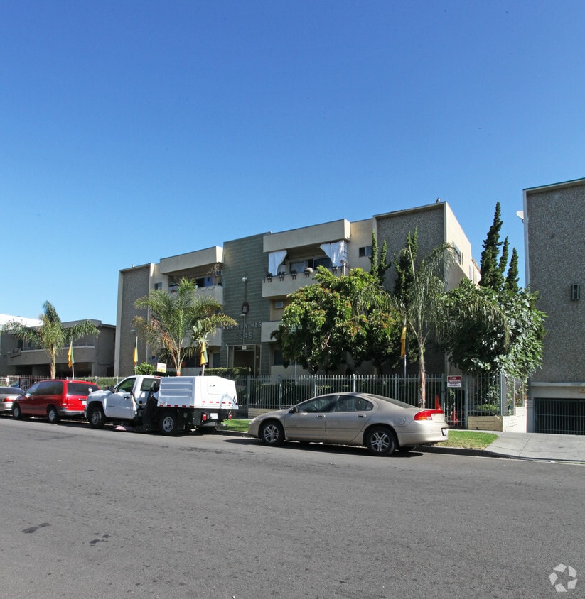 Building Photo - Carlton West Apartments