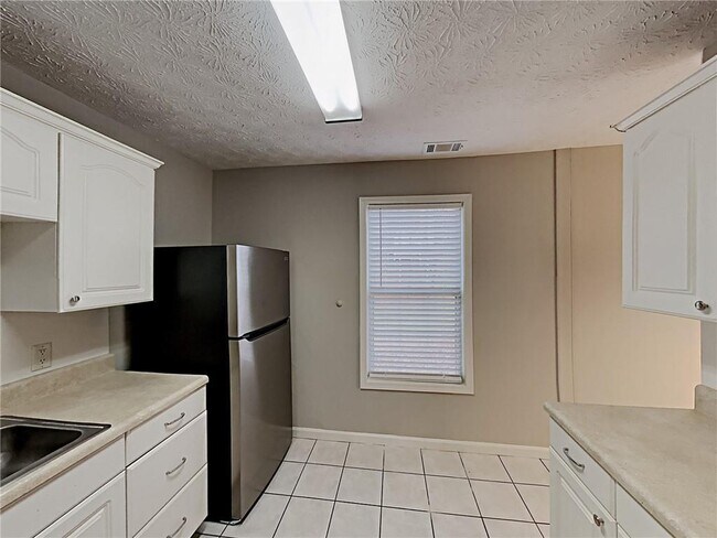 Building Photo - 540 Cherokee Overlook Ct