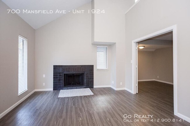 Building Photo - 700 Mansfield Ave