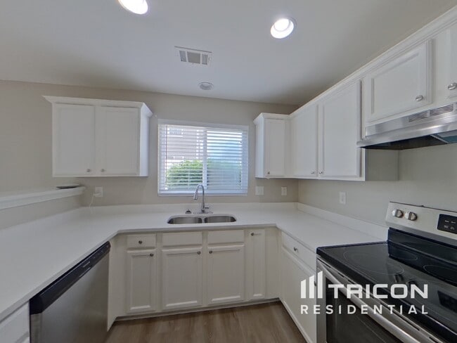 Building Photo - 3645 Roseman Landing