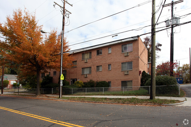 Building Photo - Hampton Park