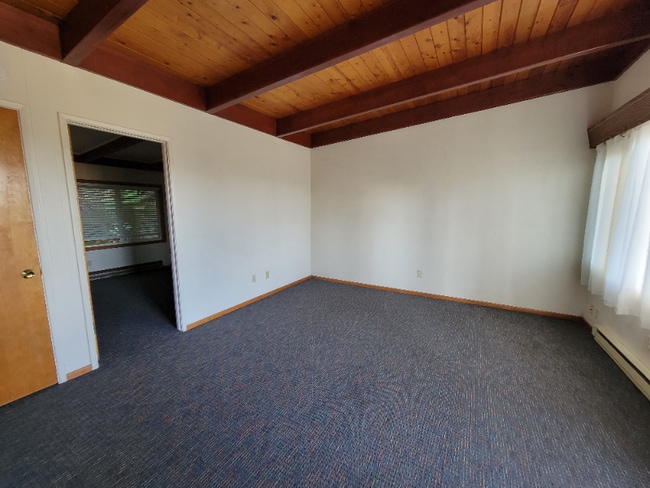 Building Photo - 1320 Linda Ln