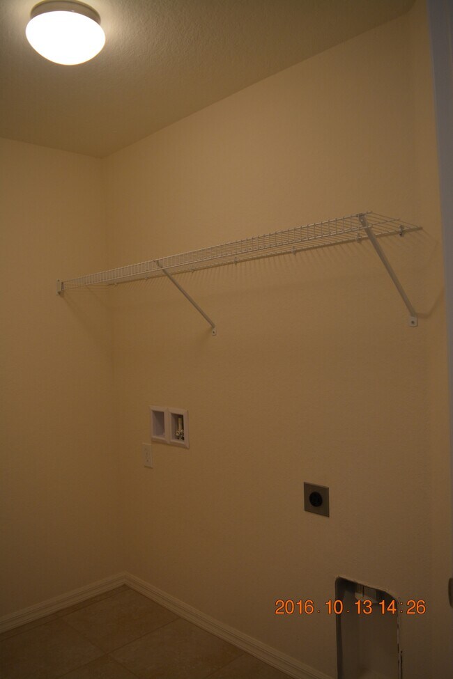Foto del edificio - 4844 Summerfield Cir