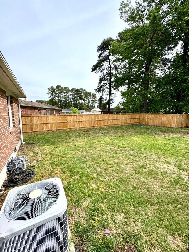 Foto del edificio - 4 bed 2 Bath Home for Rent in Portsmouth!
