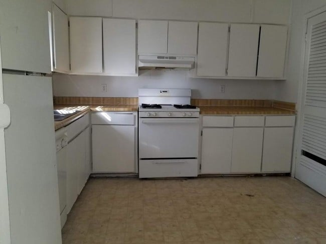 Building Photo - 5140 Highpoint Rd