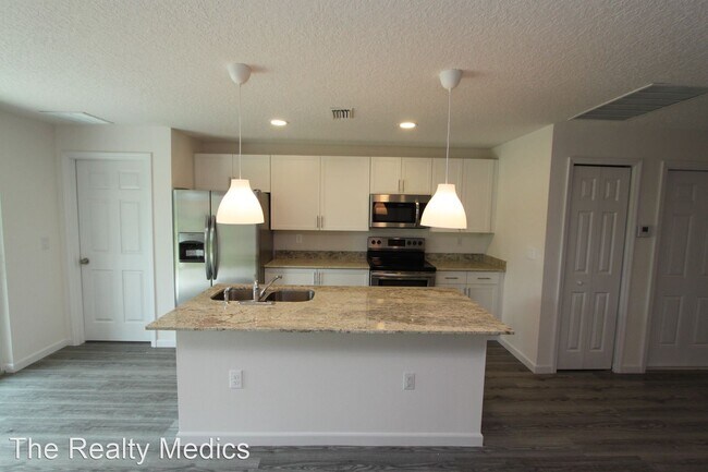 Building Photo - 4 br, 2 bath House - 1371 Van Buren Ave SE