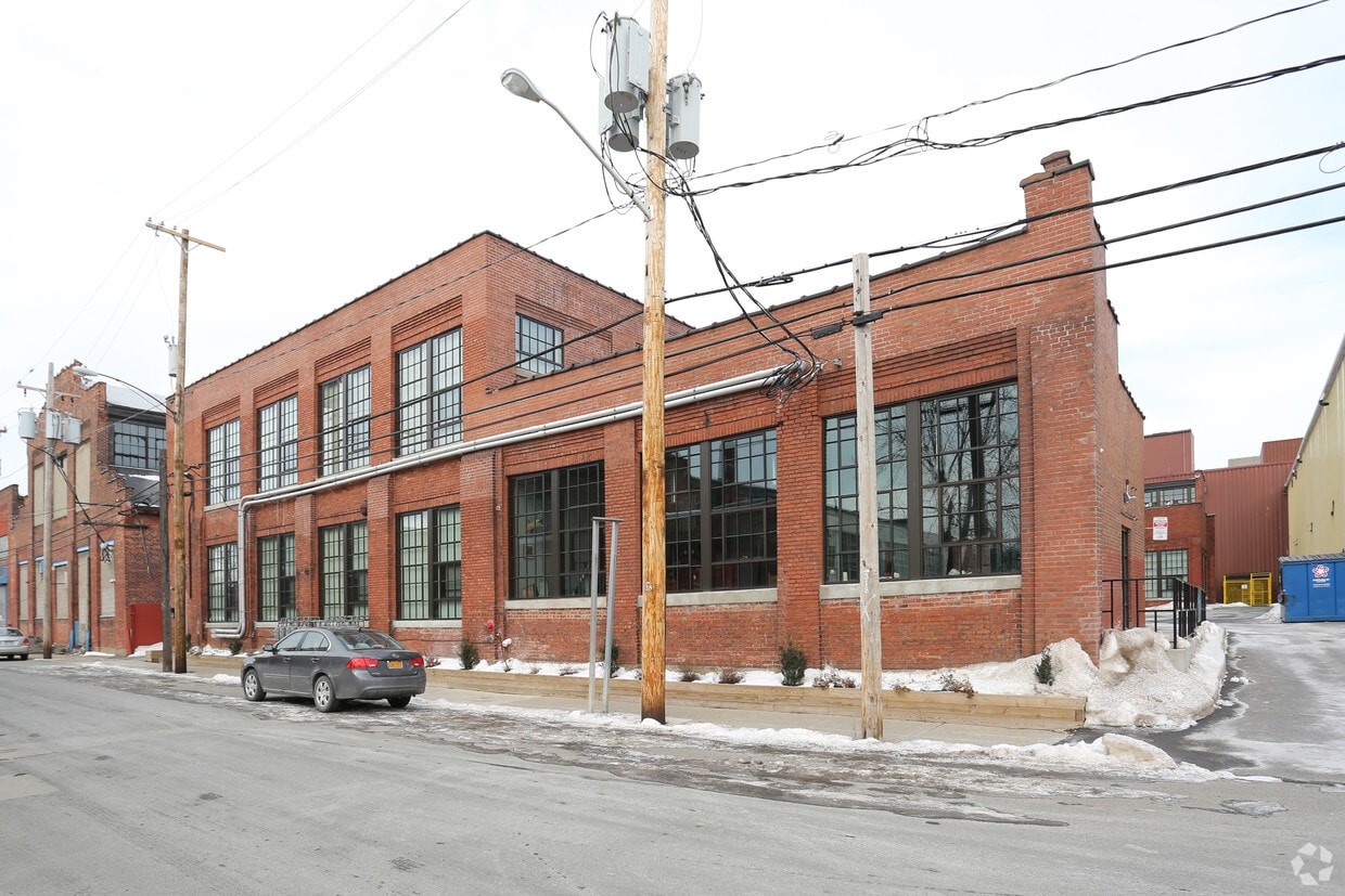 Building Photo - Houk Lofts
