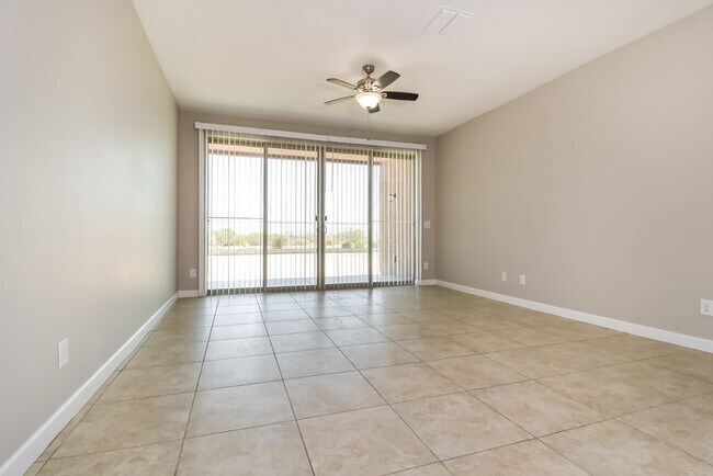 Foto del edificio - 23775 W Magnolia Dr