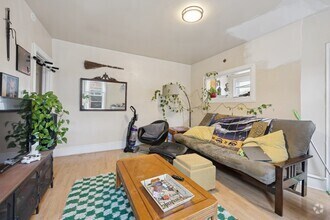Building Photo - 232 S 46th St