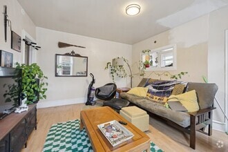 Building Photo - 232 S 46th St