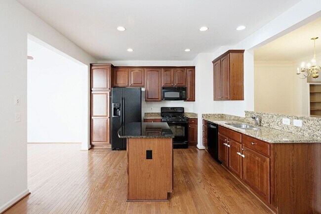 Foto del edificio - Pet-Friendly Cherry Hill Townhome