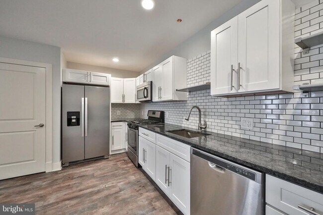 Foto del edificio - 1320 N Franklin St