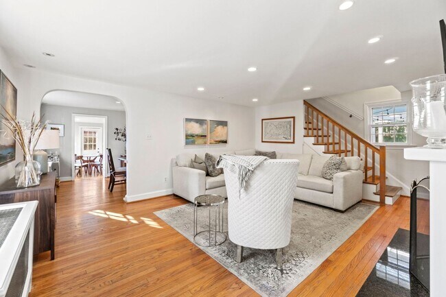 Building Photo - Charming 3BR House in Alexandria