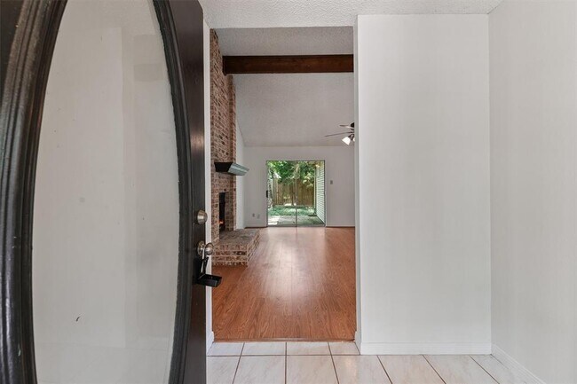 Building Photo - 32 N Pathfinders Cir