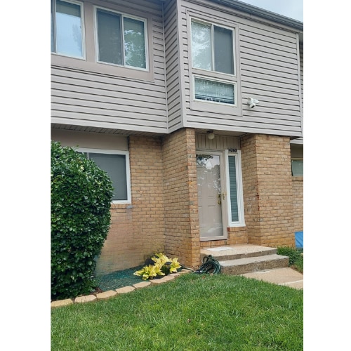 Building Photo - 4260 Cayuga Rd
