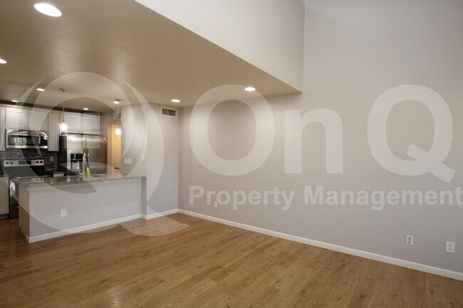 Building Photo - 30 E Brown Rd