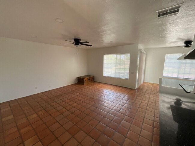 Building Photo - 74378 Myrsine Ave