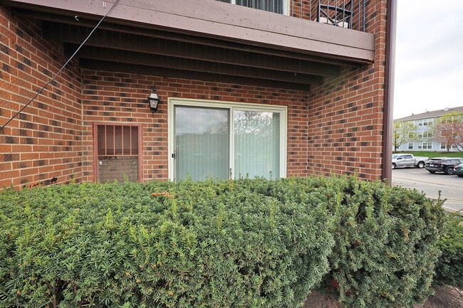Building Photo - 900 Perrie Dr