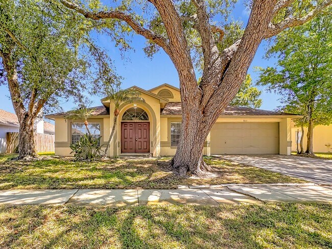 Building Photo - Spacious 4-Bedroom Retreat with 2 Baths in Brandon - 2103 Sq. Ft. of Comfort Awaits!