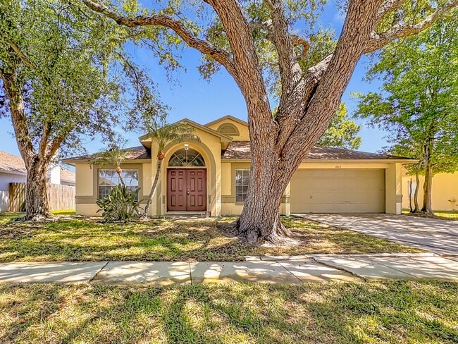 Foto del edificio - Spacious 4-Bedroom Retreat with 2 Baths in Brandon - 2103 Sq. Ft. of Comfort Awaits!