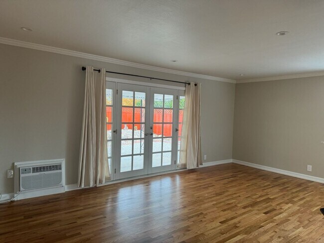 Building Photo - COMING SOON.  WILL BE READY JULY 8TH!!  Beautiful 3 Bedroom 1.5 Bath Home, Close to Santana Row.