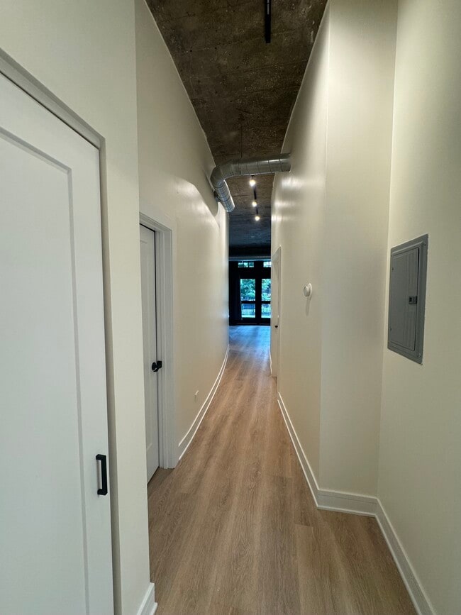 Hallway - 1071 W 15th St