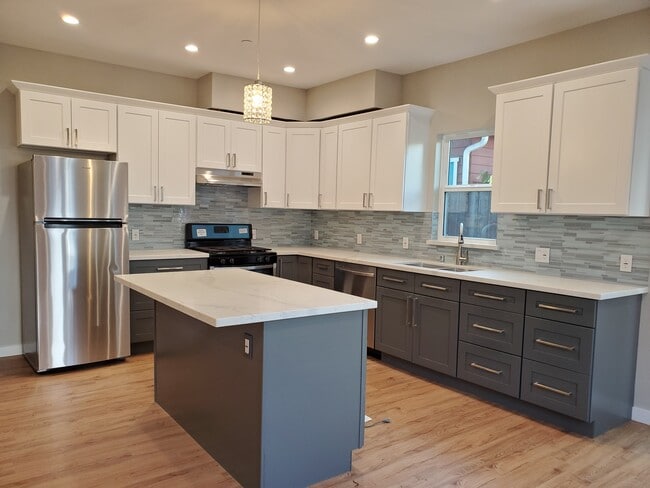 Luxury Kitchen with Stainless Steel Appliances - 236 E Avenue 41