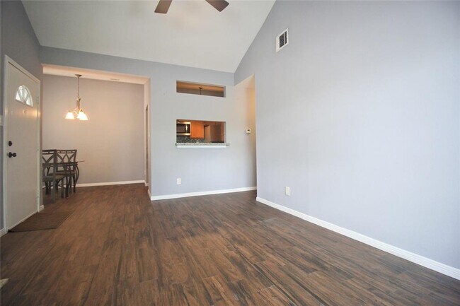 Foto del edificio - 3500 Tangle Brush Dr