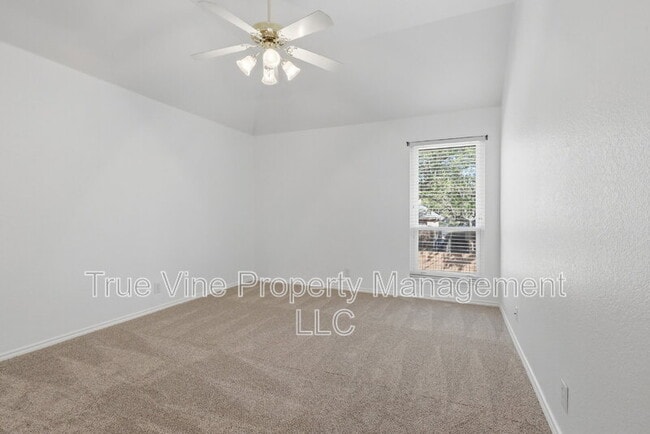 Building Photo - 711 Mello Oak