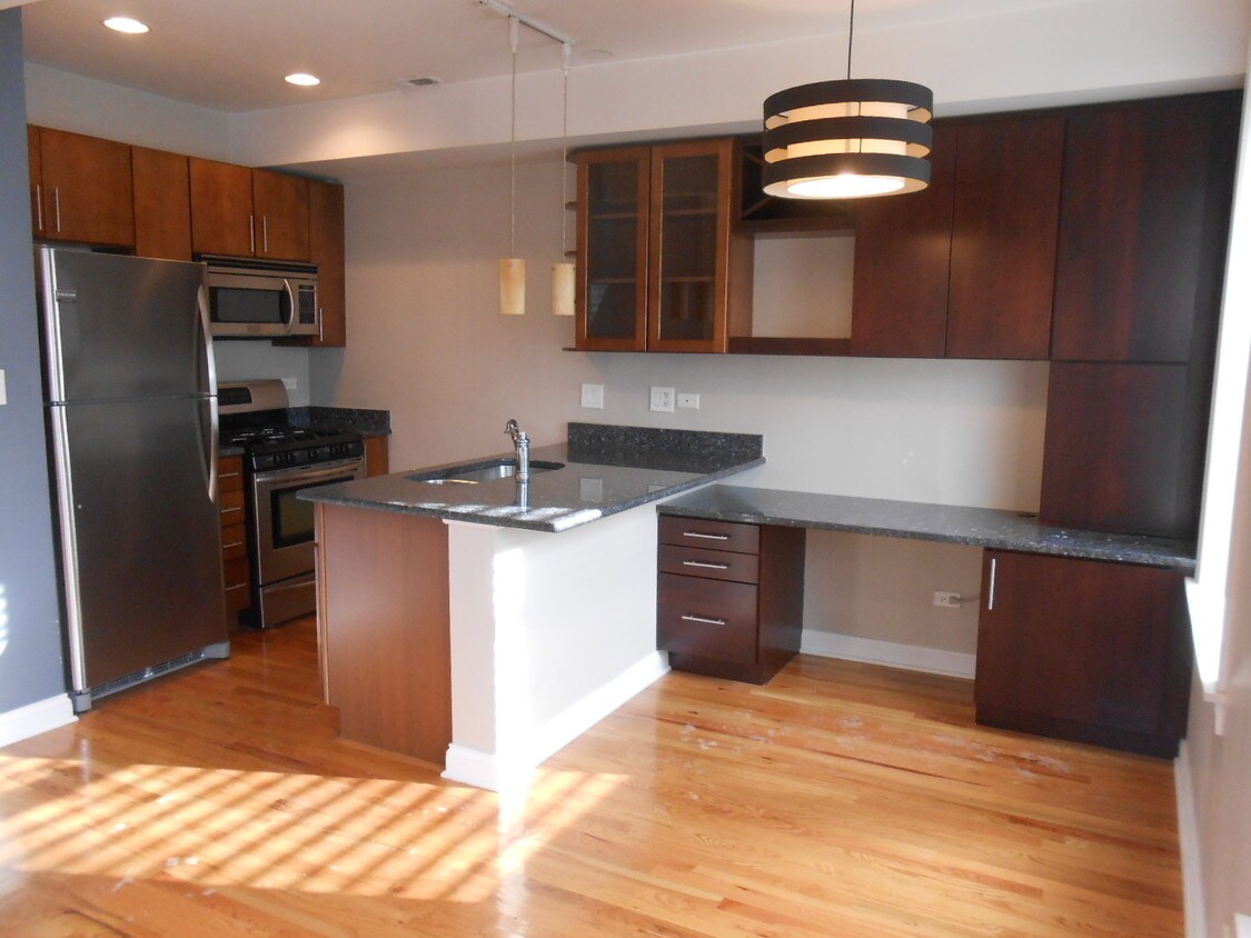 Kitchen - 1636 W Grace St