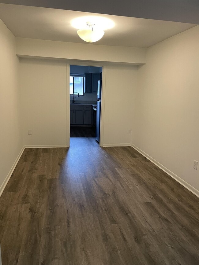 Building Photo - 161 Harvest Dr