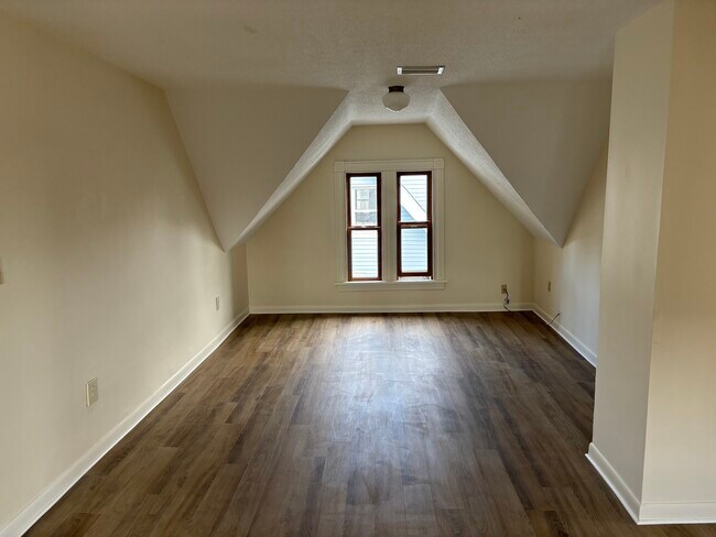 Foto del edificio - 1310 Stanley St