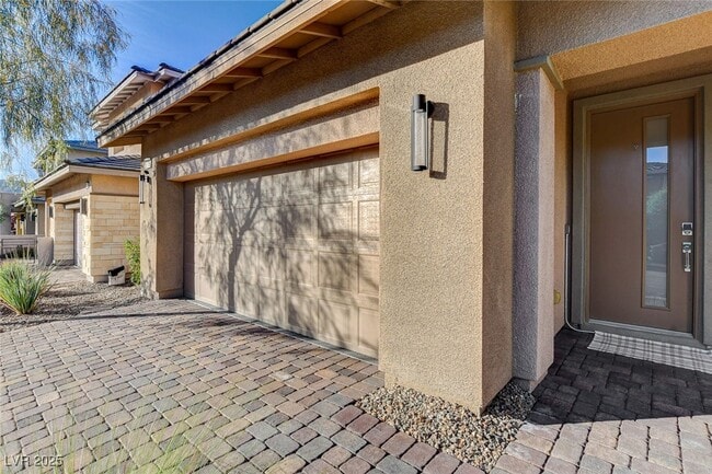 Foto del edificio - 9716 Jade Rise Ave