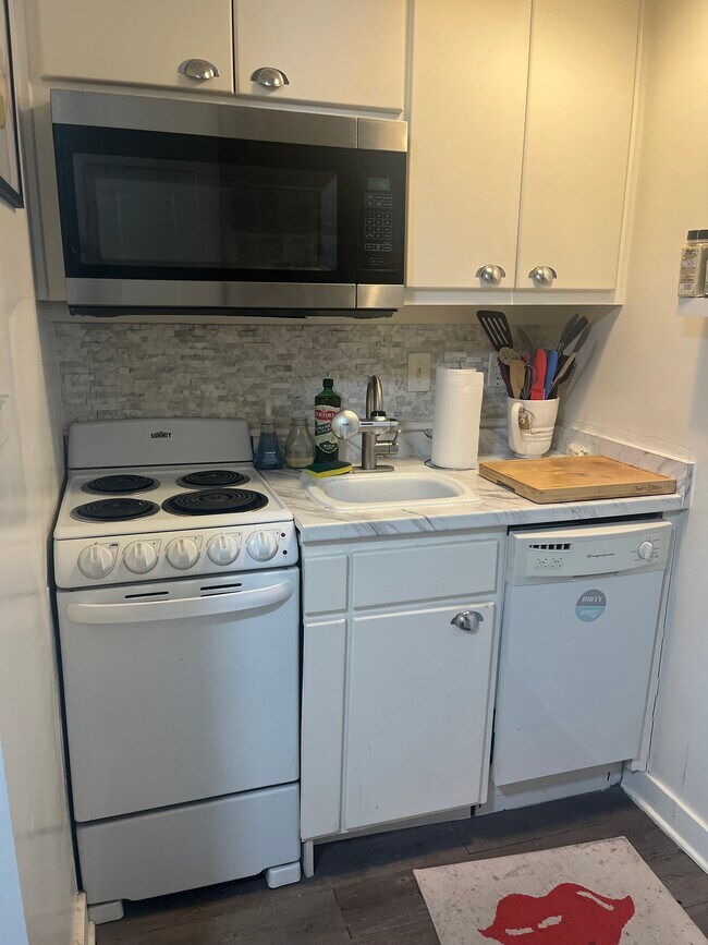 Building Photo - 4524 Broadway Blvd