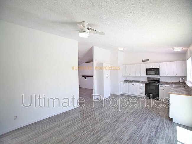 Building Photo - 4309 N 108th Ave