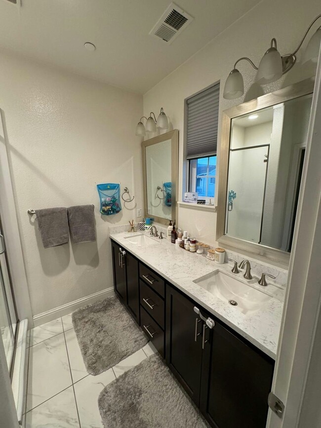 Foto del edificio - 1511 Coffee Berry Ln