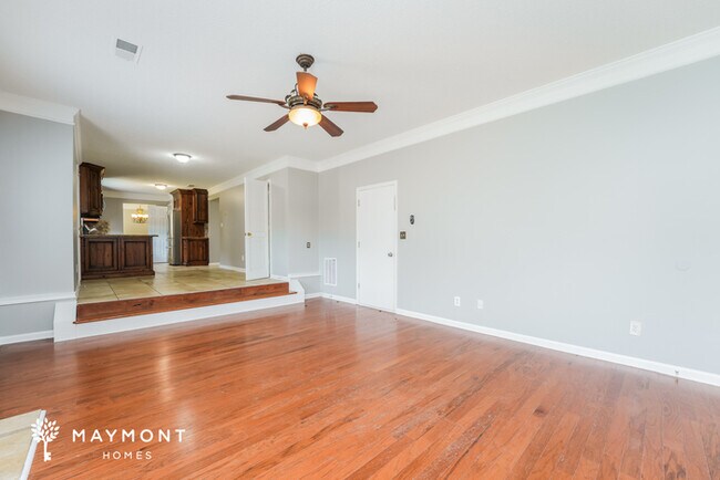 Foto del edificio - 4810 Snap Creek Ln