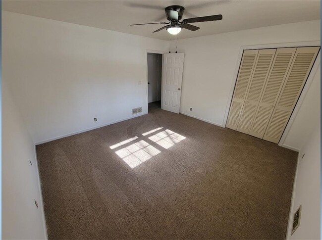 Building Photo - 5651 Four Winds Dr SW