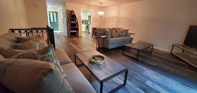 Building Photo - 16 Victoria Ln