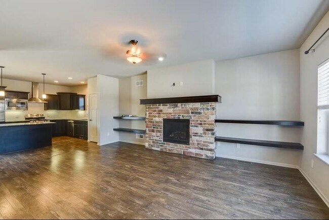 Foto del edificio - 9905 Autumn Breeze Rd