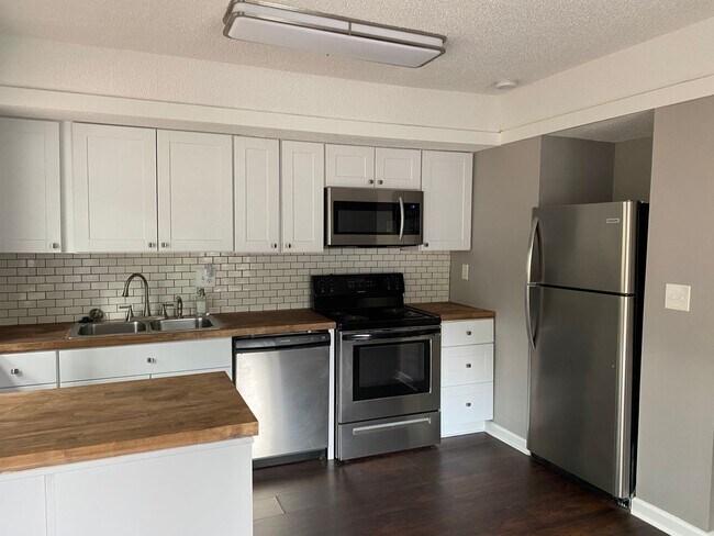 Foto del edificio - 2 bd 1.5 bath in Germantown Fountain Squar...