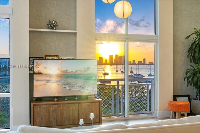 Building Photo - 1701 Sunset Harbour Dr