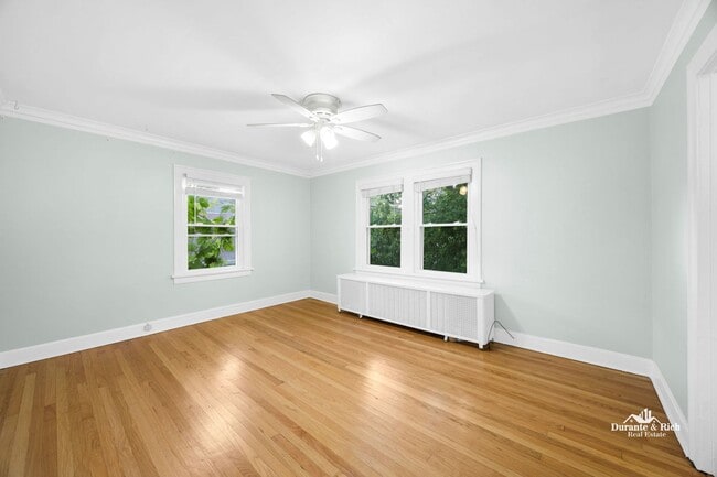 Foto del edificio - Discover Luxurious Harmony in the Heart of Evanston