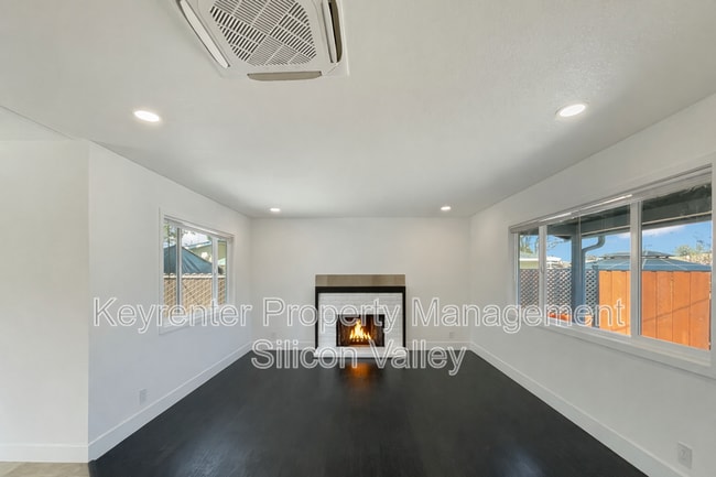 Building Photo - 403 Heath St