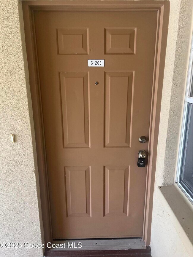 Foto del edificio - 1625 Sunny Brook Ln