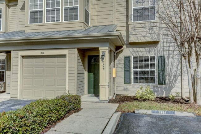 Building Photo - 7686 Plantation Cir