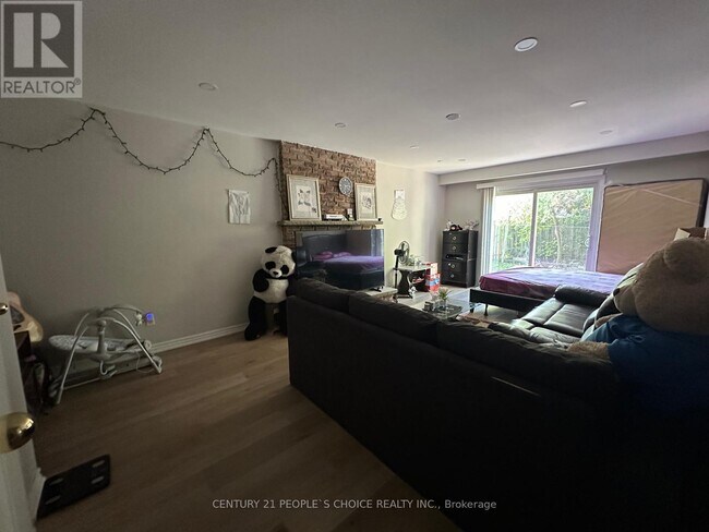 Photo du bâtiment - 147 Bruce Beer Dr