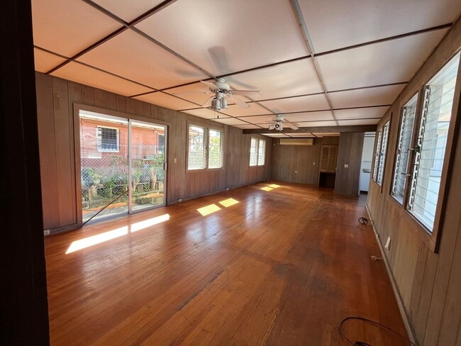 Building Photo - 1849 Liliha St