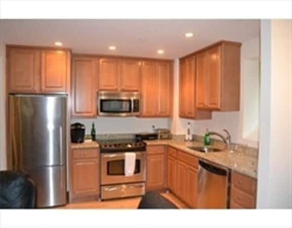 Building Photo - 20 Chapel St