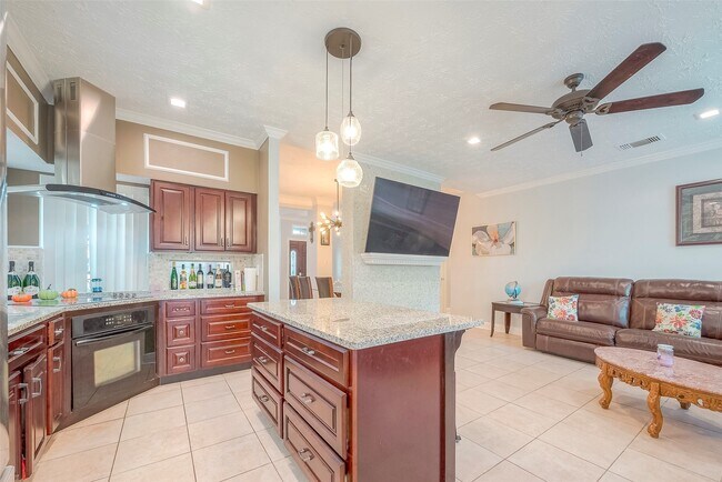 Building Photo - 5439 Fern Park Dr